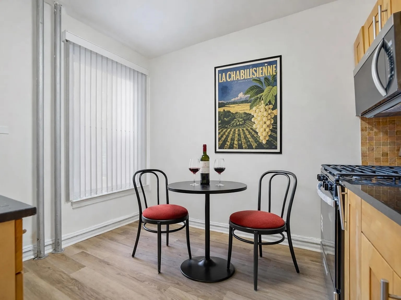 270 Harrison Ave, APT 210 — detail